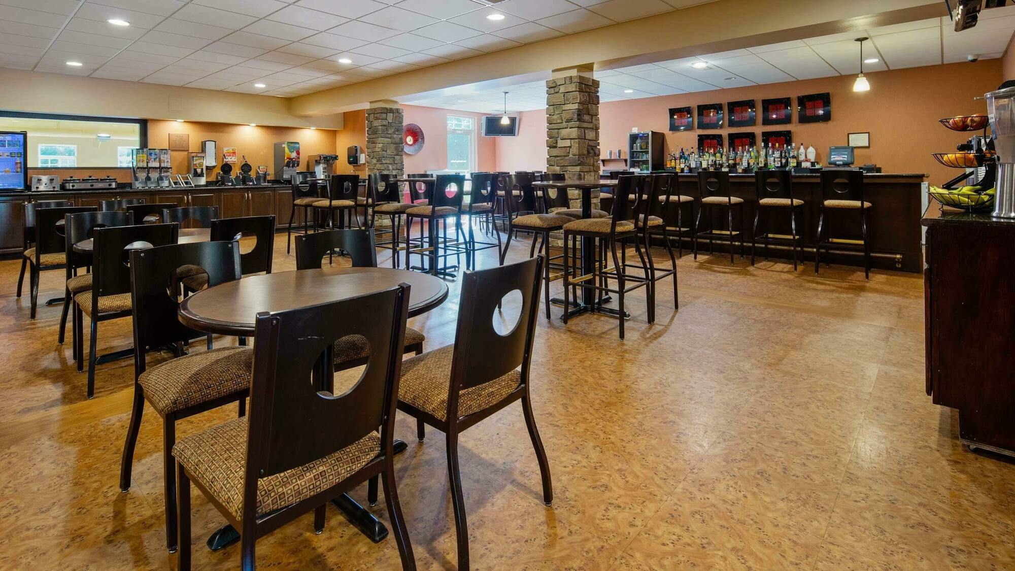 Crandon Inn & Suites Exteriér fotografie